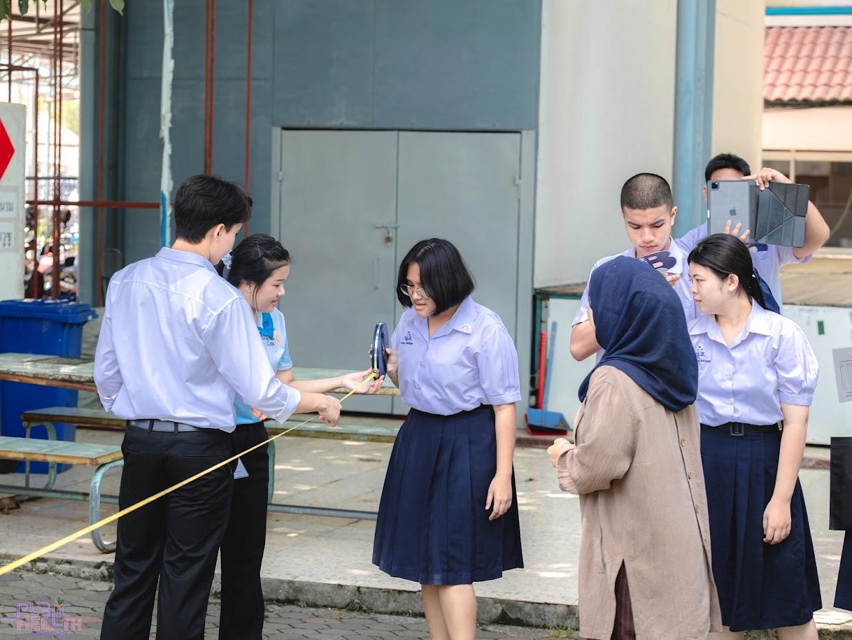 ศูนย์บริการวิชาการ เข้าร่วมกิจกรรม School Meet & Greet ให้ความรู้ การตรวจวัดการกักเก็บคาร์บอนในต้นไม้ แก่นักเรียนระดับชั้นศึกษามัธยมตอนปลาย ณ โรงเรียนเทศบาล 1 (เอ็งเสียงสามัคคี ) และโรงเรียนหาดใหญ่ วิทยาลัยสมบูรณ์กุลกันยา